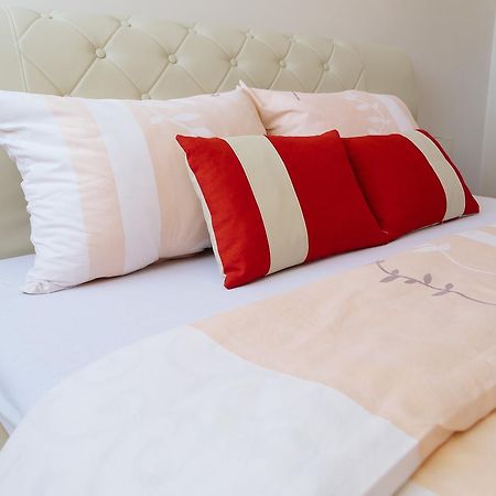 Sun City Apartments Τρέμπινιε Εξωτερικό φωτογραφία