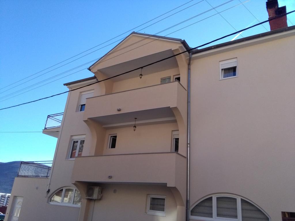 Sun City Apartments Τρέμπινιε Εξωτερικό φωτογραφία