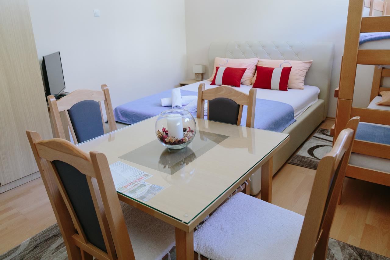 Sun City Apartments Τρέμπινιε Εξωτερικό φωτογραφία